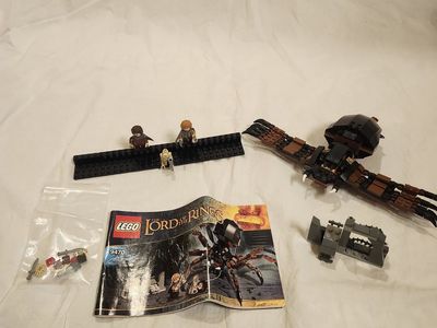 LEGO Lord of the Rings 9470 Shelob Attacks – 100% Complete w/ Instructions