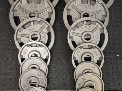 Weights 255 pounds