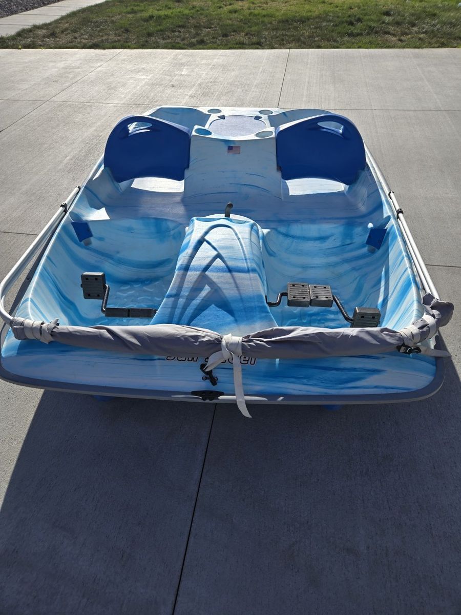 Sundolphin Pedal Boat