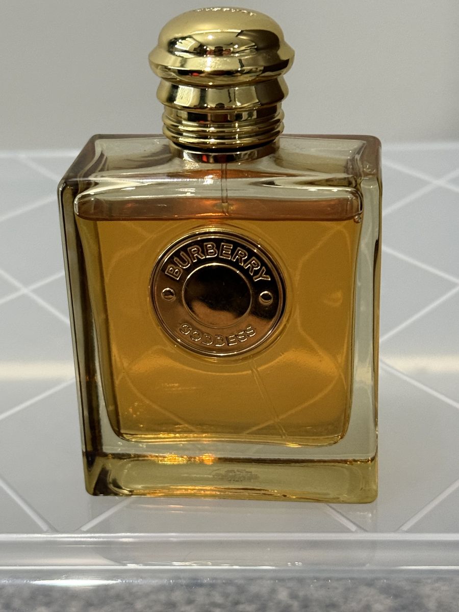 Burberry Goddess perfume