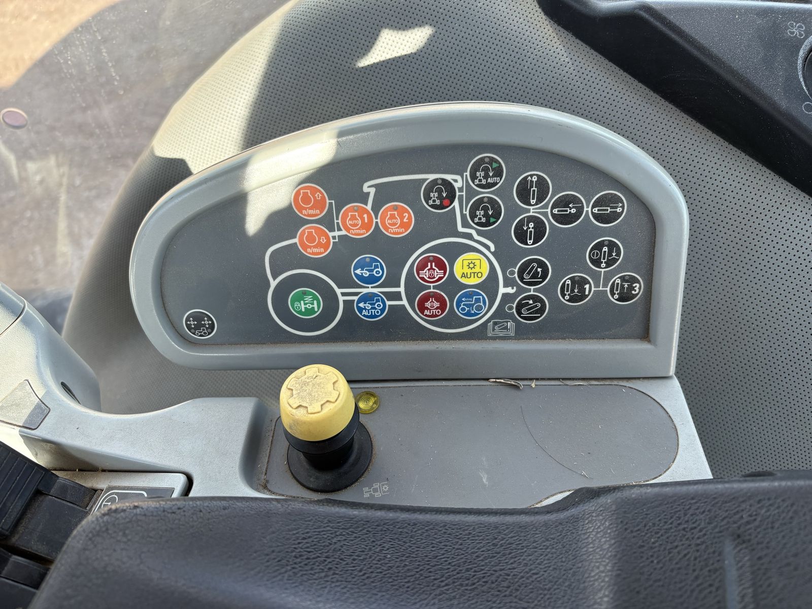 Main image 7