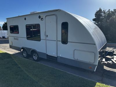 Keystone Hobbi Travel Trailer Camper - Versatile & Compact RV