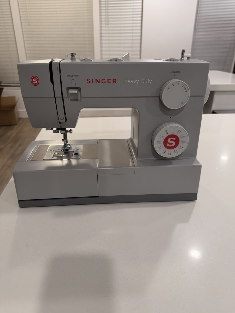 Singer Heavy Duty  Model 4423
