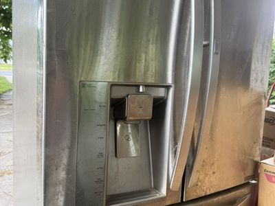 Fridge With Bottom Freezer. Fridge Doesnt Work