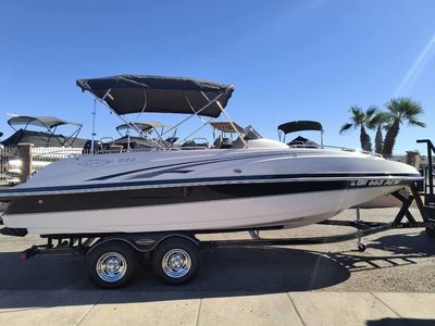 2005 Tahoe® 222 Deck Boat