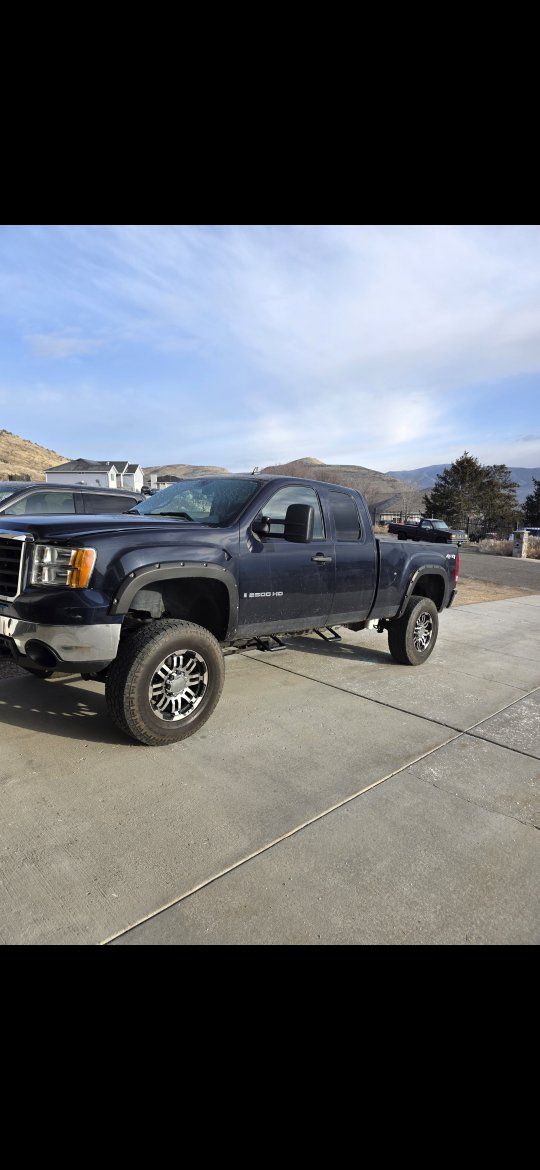 2008 GMC 2500 