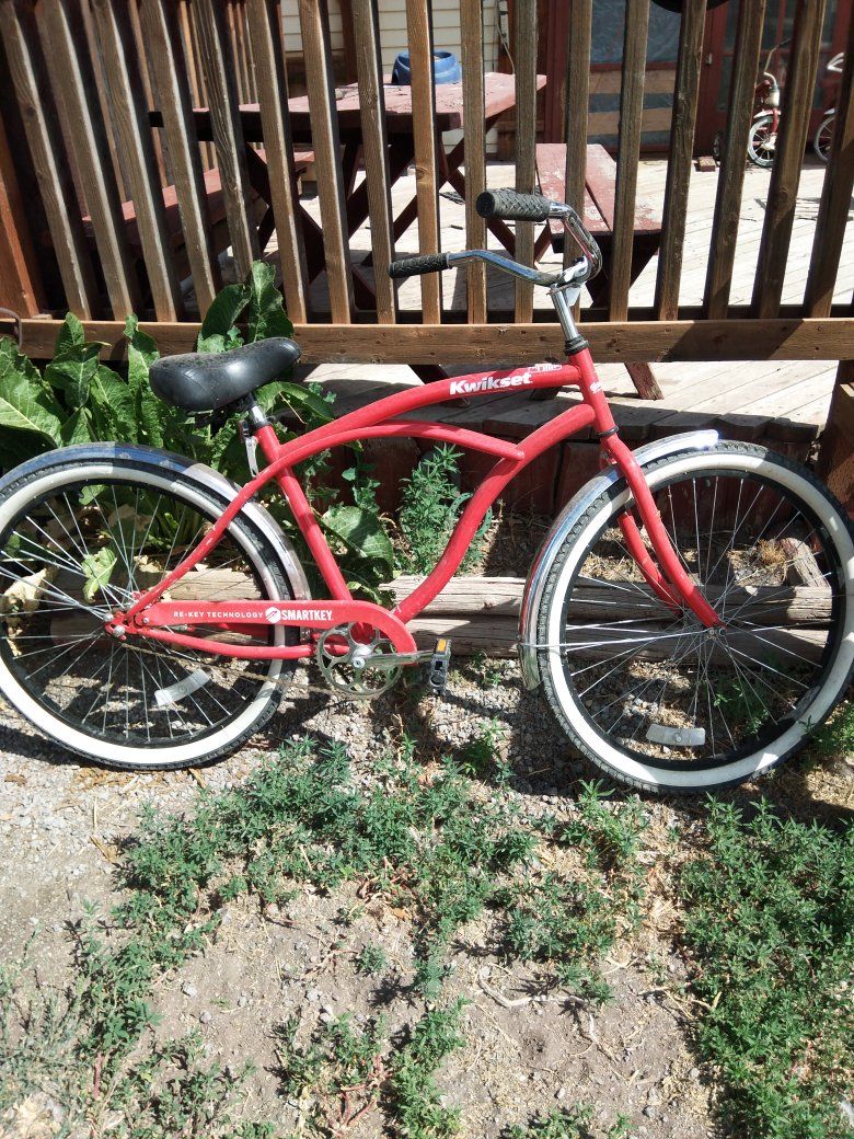 Kwikset Cruiser Bike - Red Single Speed Beach Cruiser, Smartkey Technology