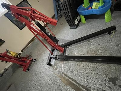 PITTSBURGH 1 Ton Capacity Foldable Shop Crane