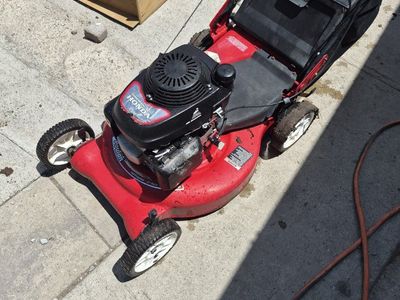 Poulan Pro 21" Push Mower with Honda Engine - Red self.pro isnt working