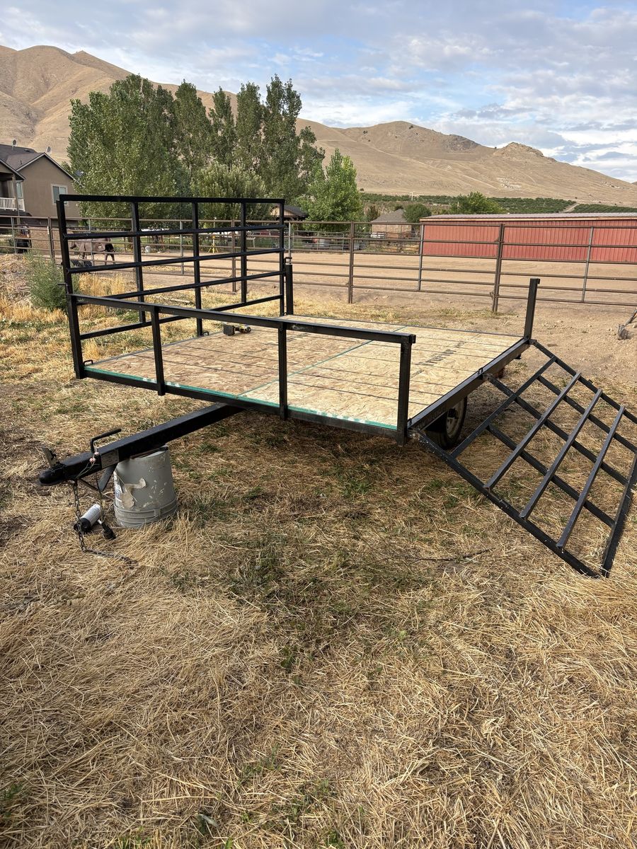 Single Axle Utility Flatbed Trailer with Side Loading Ramp