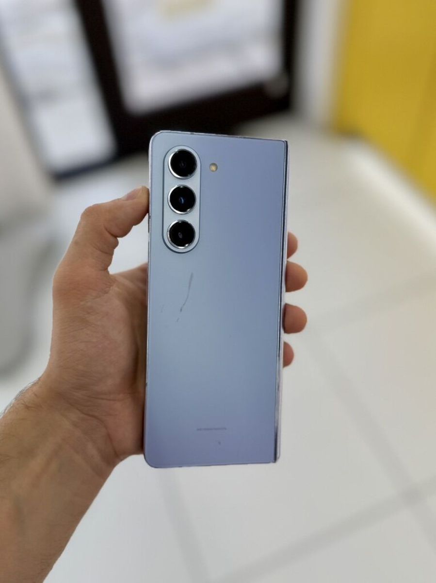 Samsung Galaxy Fold 4, 256 GB - Unlocked