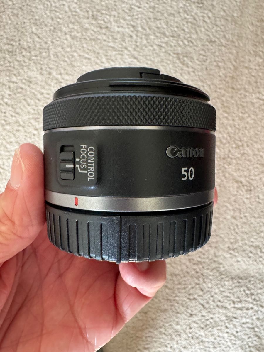 Canon RF 50mm f/1.8 STM Full-Frame Lens for RF-Mount, Black