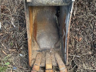 John Deere 12 Inch Heavy Duty Mini Excavator Bucket - Part BYT10962