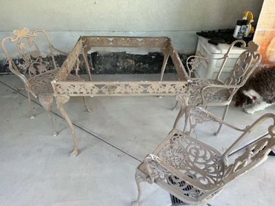 Iron table and chairs set