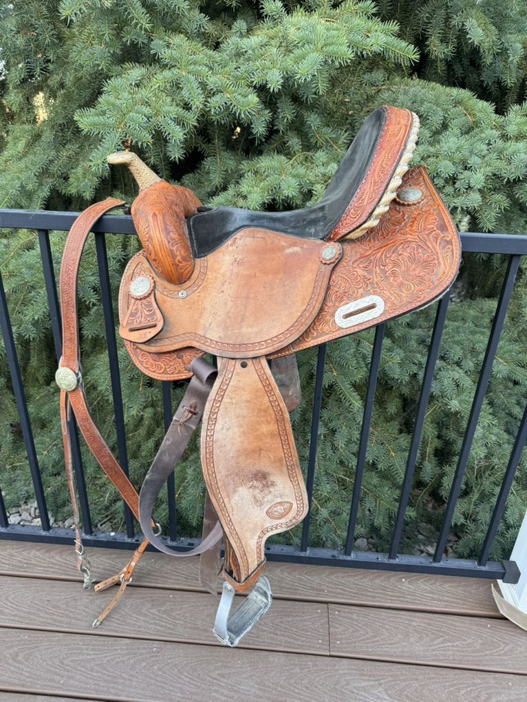 15in Tex Tan Barrel Saddle