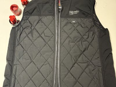 Milwaukee M12 Heated Vest - XL - Black with 2 Batteries