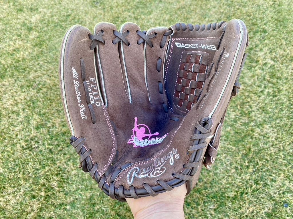 Girls/Womens Rawlings LEFT-HANDED PLAYER 11.5" Fast Pitch Softball Glove