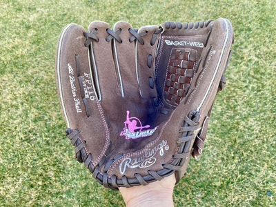 Girls/Womens Rawlings LEFT-HANDED PLAYER 11.5" Fast Pitch Softball Glove