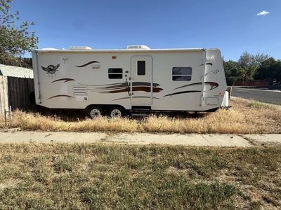 2001 26ft Bumper Pull Travel Trailer - Sleeps 6-7
