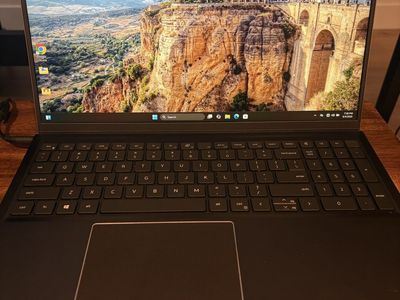 Dell Vostro 15 5510 15.6" Laptop Intel Core i7-11370H 16GB RAM 512GB SSD Windows 11 Pro