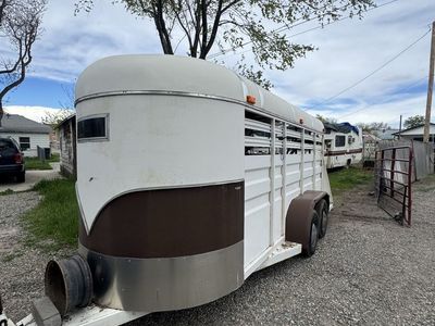 3 Horse Slant Load Trailer with tack Room