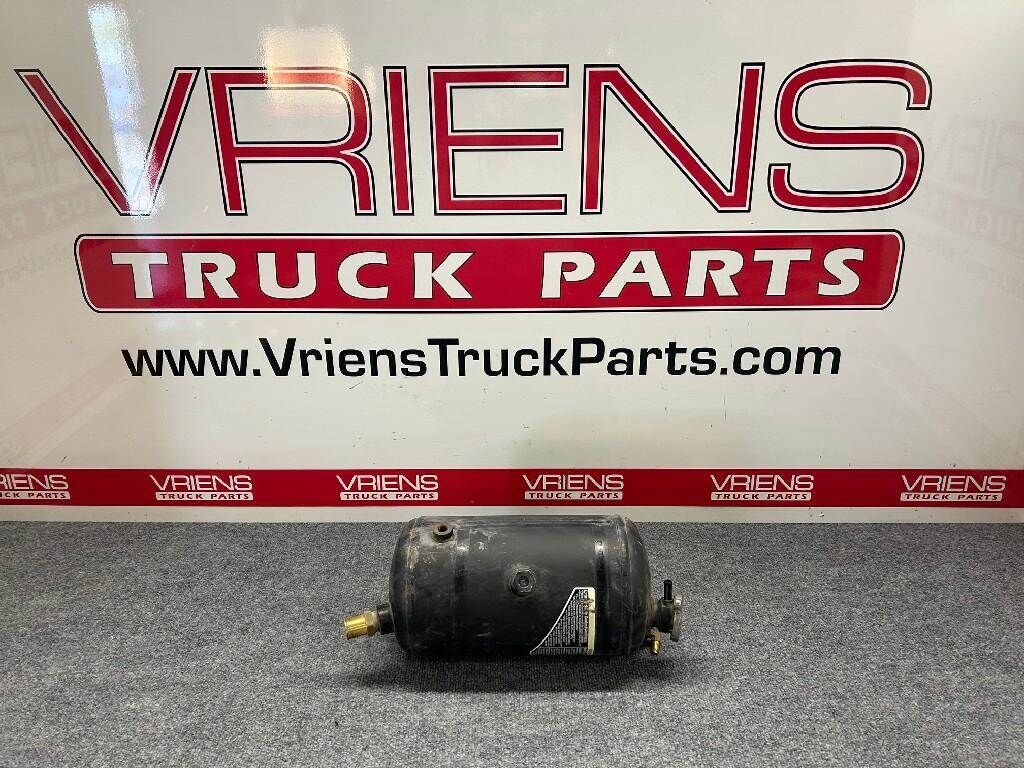 Peterbilt Radiator Overflow Bottle / Surge Tank for a Kenworth