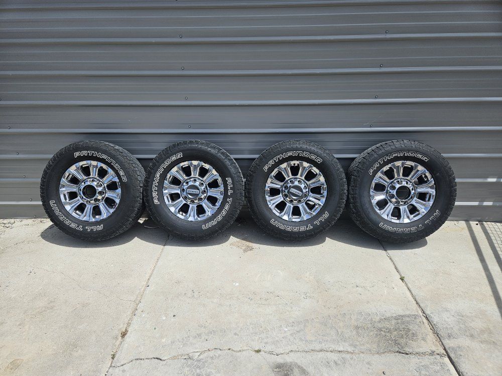 F250 Chrome stock 18inch 8x170 LT275/70R18