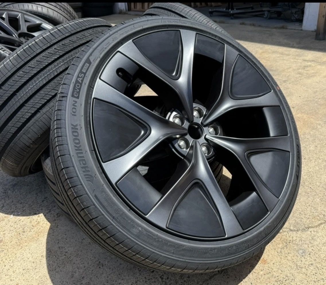 Tesla Model Y 21" Performance Wheels New Tires, New Take offs! 275/35r21 and 255/35r21 rims Arachnid 2.0 staggered