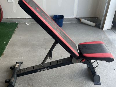 Weight Bench Supports Up To 600 Lbs