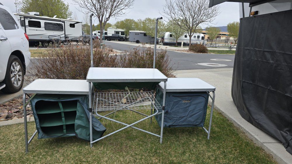Cabelas Deluxe Outdoor Camping Kitchen