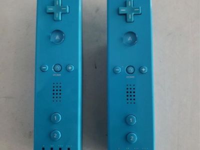 Nintendo Wii MotionPlus Inside Remote Controllers - Blue (2 Pack)