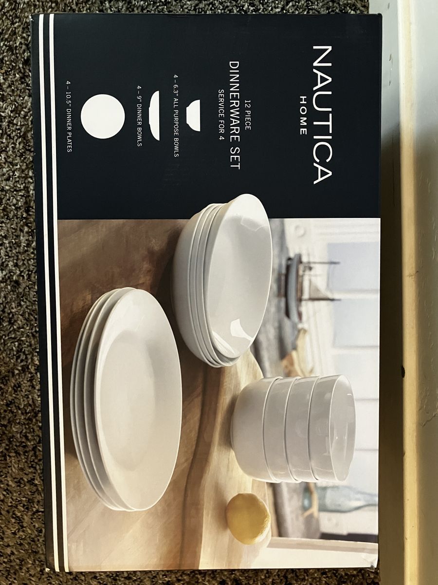Dinnerware set