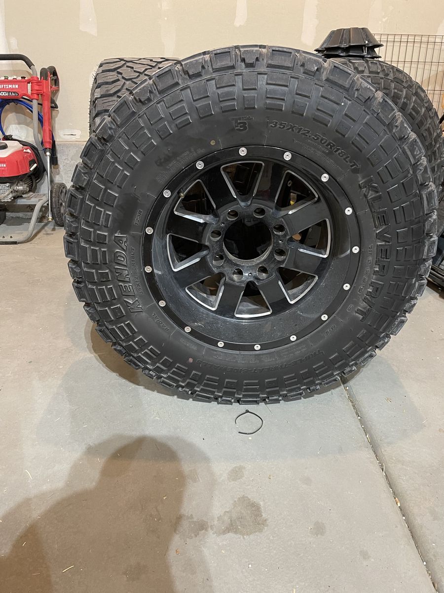 35X12.5R18