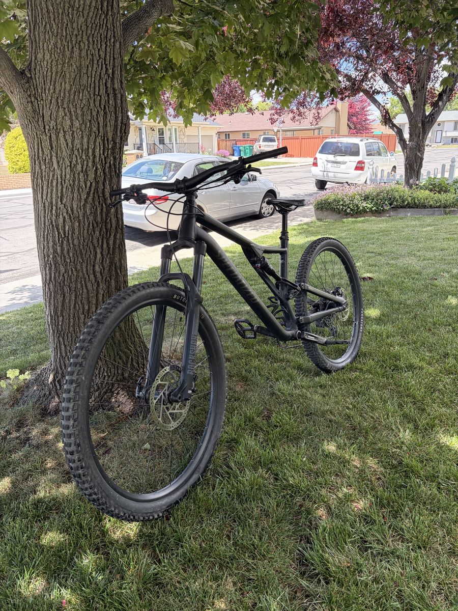 2023 Specialized Stump Jumper alloy mountain bike 29inch tubeless