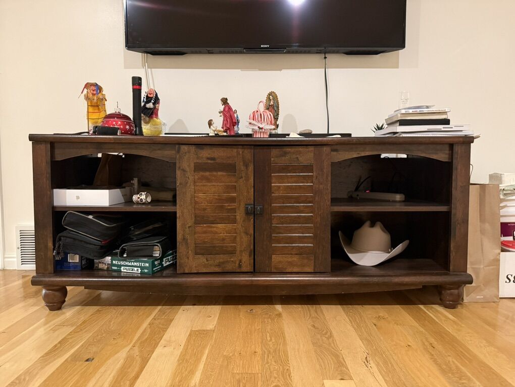 Entertaintment Center