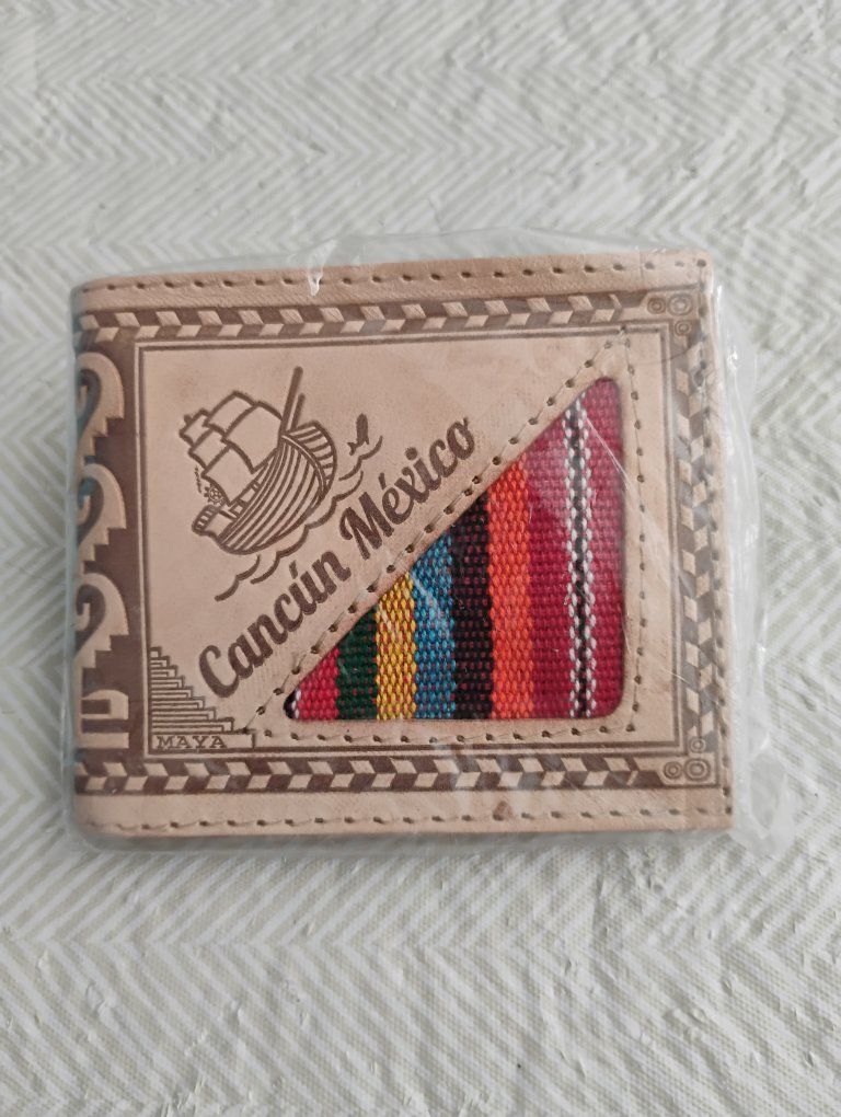 New Cancún México Leather Wallet with Woven Fabric Insert and Card Slots
