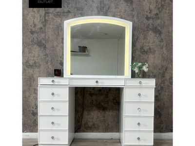 BEAUTY VANITY AMAZING DEAL‼️