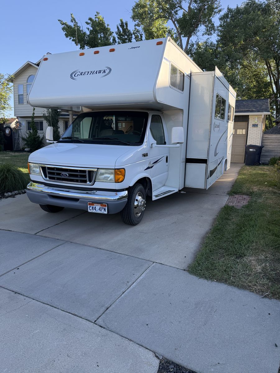 2004 Jayco Greyhawk 26SS Class C Motorhome - 27ft, V10, Slide-Out, 64k Miles
