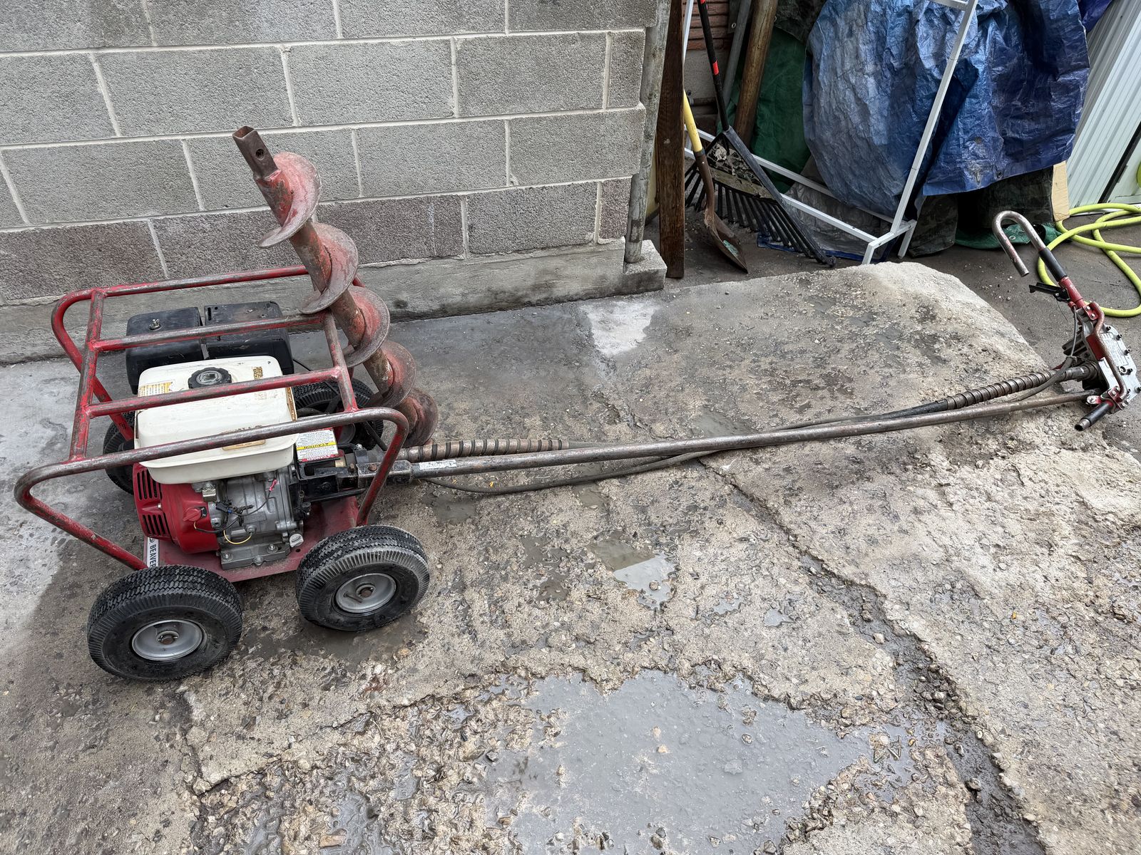 Little beaver auger drill