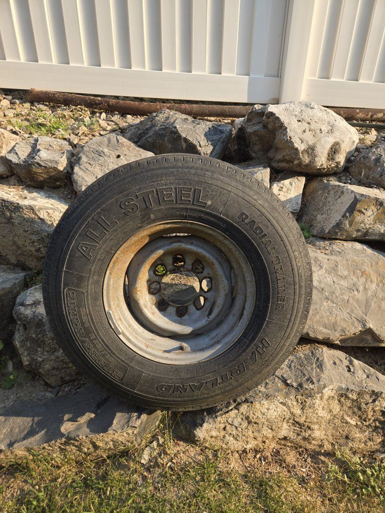 ST235 /80 R16 124N E1 BSW HARTLAND
ST RADIAL