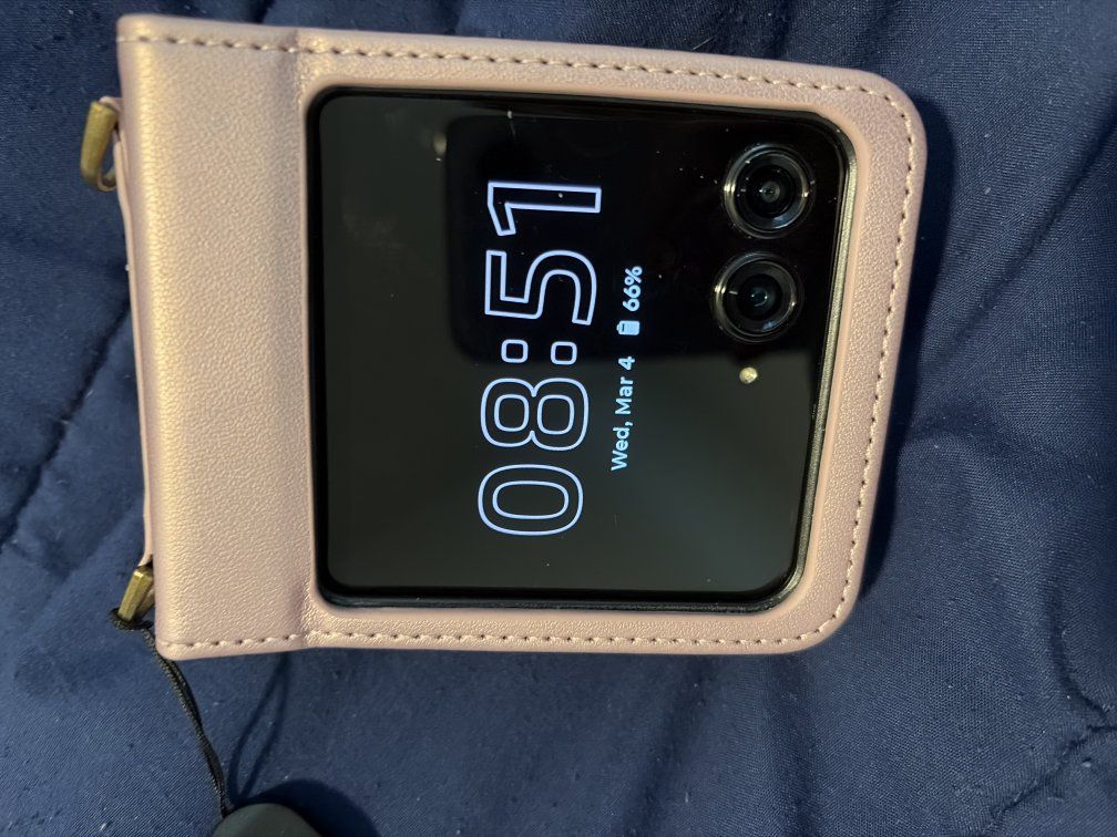 Motorola razr 2025 LOCKED TO METROPCS