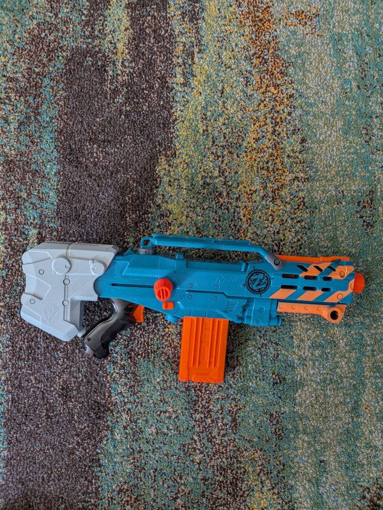 Nerf Zombie Strike Longshot CS-12 blaster