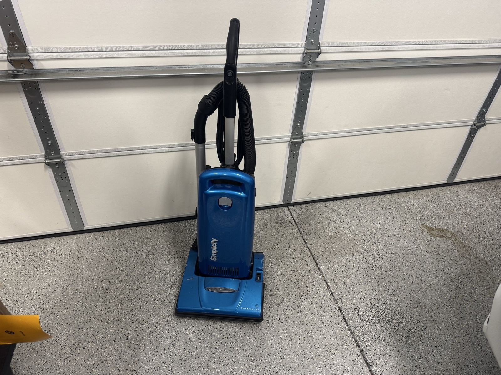 Simplicity Symmetry Upright Vacuum Cleaner Blue 