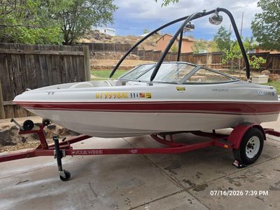 1997 Four Winns Horizon QX Ski Boat with Trailer - White/Red