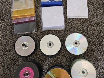 Writeable DVDs and CDs - 134 DVD-R's, 100 CD-R's, and 25 CD-RW's and 225 cases for sale