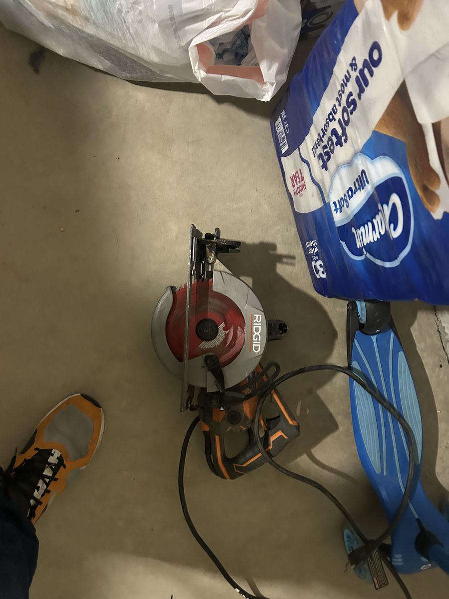 Ridgid 7 inch circular saw. .corded Used a few times