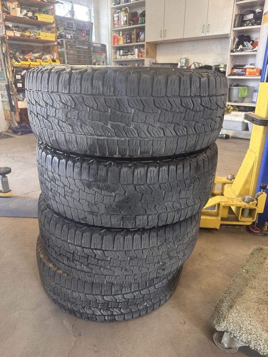* FS set of 4, Falken Wildpeak A/T trail 225/60/17*