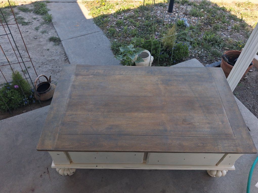 Main image 3