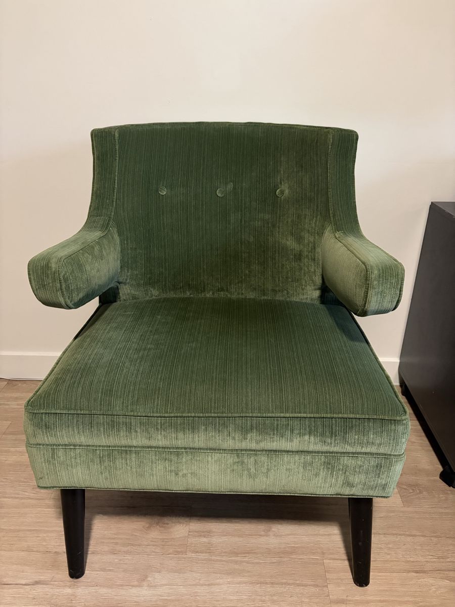 Vintage Green Velvet Accent Armchair with Tufted Back