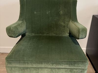 Vintage Green Velvet Accent Armchair with Tufted Back